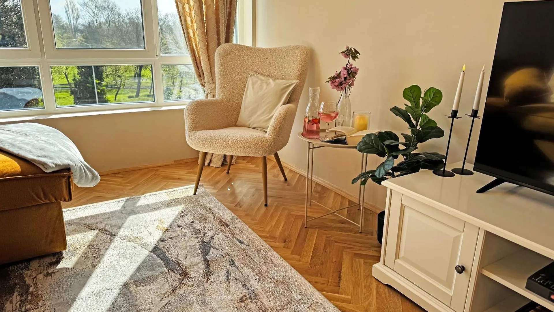 Aura Beach Apartment Burgas